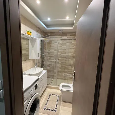 Akrotiri Luxury Trápeza