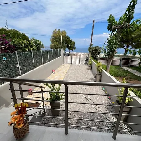 Akrotiri Luxury 公寓式酒店