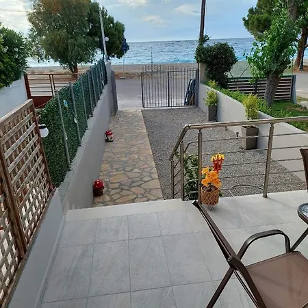 Akrotiri Luxury Апарт-отель 3*