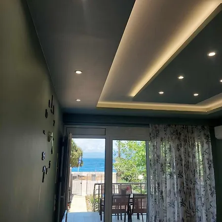 Апарт-отель Akrotiri Luxury Trapeza (Peloponnese)