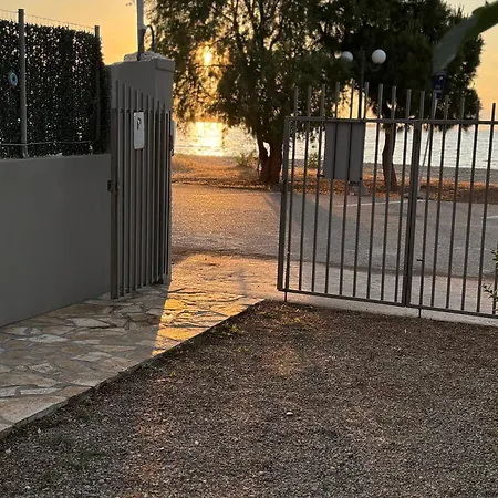 Akrotiri Luxury Trapeza (Peloponnese)