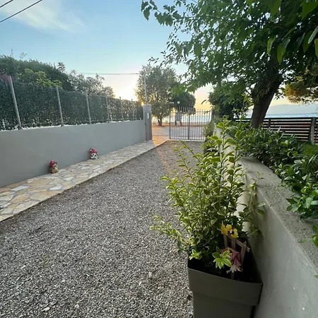 公寓式酒店 Akrotiri Luxury Trápeza