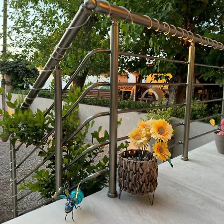 Akrotiri Luxury 公寓式酒店 Trápeza