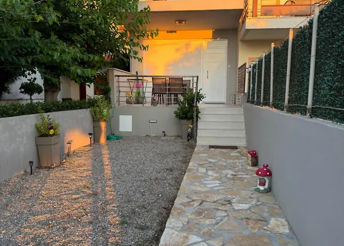 Апарт-отель Akrotiri Luxury Trapeza (Peloponnese)